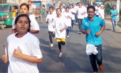 স্বাধীনতা দিবস উপলক্ষে নওগাঁয় লং রান প্রতিযোগিতা