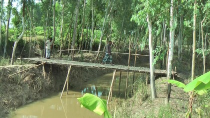 পত্নীতলায় খাল পুনঃ খননে সুবিধা পাচ্ছে হাজারো কৃষক