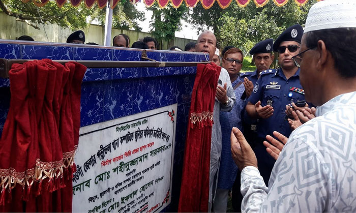 পত্নীতলা থানার ৪তলা বিশিষ্ট জুনিয়র অফিসার্স ডরমেটরী ভবনের নির্মান কাজের উদ্বোধন