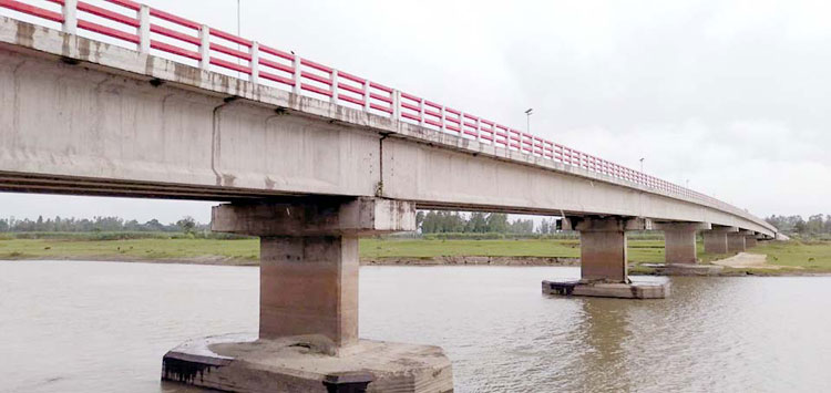 সংযোগ সড়ক না থাকায় ২৪ কোটি টাকা ব্যয়ে,নির্মিত সেতু নিরব পড়ে আছে