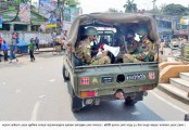 বগুড়ায় সচেতনতামূলক প্রচারনায় সেনা সদস্যরা