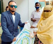 বগুড়ায় দিনমজুর মানুষের ঘরে খাদ্যসামগ্রী 
নিয়ে শাহ সুলতান গ্রুপের এমডি সোহাগ