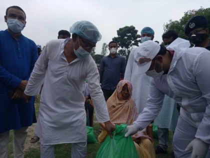 হিলিতে ১ হাজার ৮শ পরিবারের মাঝে খাদ্যসামগ্রী বিতরন