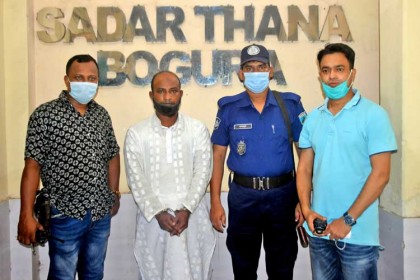 বগুড়ায় স্বেচ্ছাসেবক লীগ নেতা রনি হত্যা
মামলার প্রধান আসামী গ্রেফতার