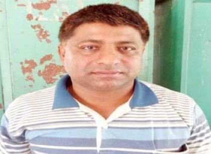  নদীতে জুয়া!
পুলিশের ধাওয়ায় নদীতে ঝাঁপ দিয়ে নিহত-১ আটক ৪