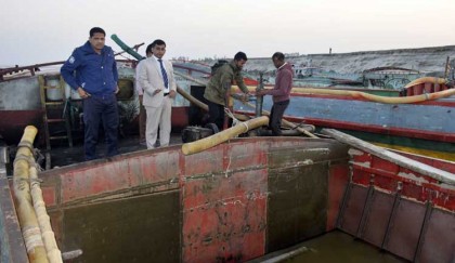 সংবাদ প্রকাশের পর বগুড়ার ধুনটের ভূমিদস্যুদের
বিরুদ্ধে ভ্রাম্যমাণ আদালতের অভিযান