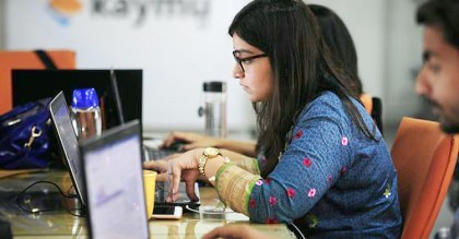 ভারতে বেতন পাচ্ছেন হাতেগোনা কিছু নারী
