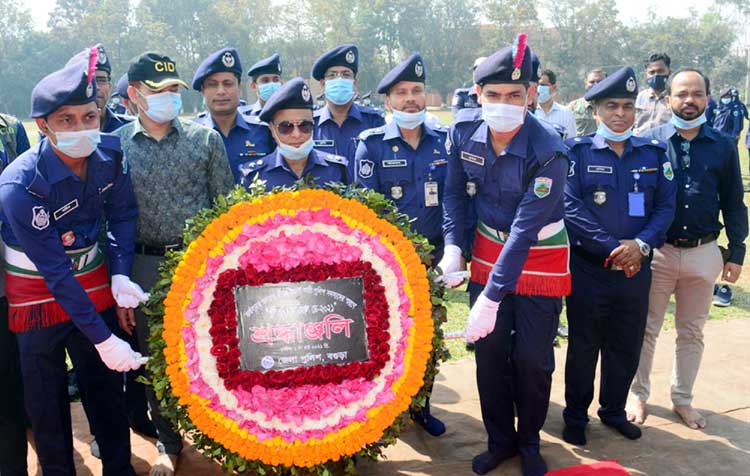 কর্তব্যরত অবস্থায় নিহত পুলিশ সদস্যদের
স্মরণে বগুড়ায় পুলিশ মেমোরিয়াল ডে পালিত