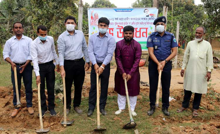 শাজাহানপুরে মুজিব শতবর্ষে
ভূমিহীনদের গৃহনির্মাণ কাজের উদ্বোধন