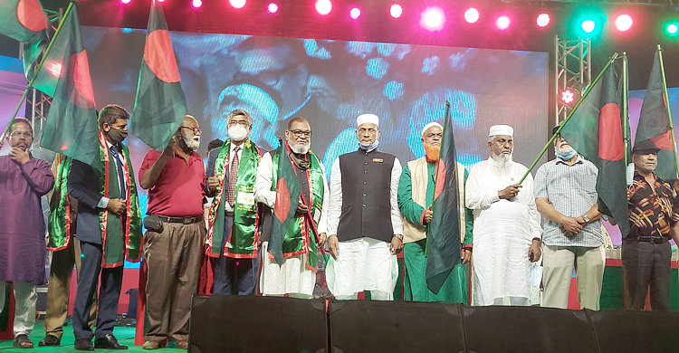 ৫০টি জাতীয় পতাকা সম্বলিত সুবর্ণজয়ন্তী র‌্যালি উদ্বোধন

