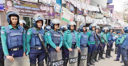 হরতালকে ঘিরে কঠোর অবস্থানে আইন-শৃঙ্খলা বাহিনী
