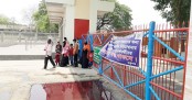 বিধিনিষেধ ঠেলেই তারা এসেছেন চিড়িয়াখানায়!
