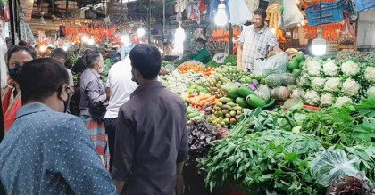 বিধিনিষেধ আরোপের তৃতীয় দিনে বাজার স্থিতিশীল
