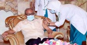 করোনার দ্বিতীয় ডোজ টিকা নিলেন রাষ্ট্রপতি
