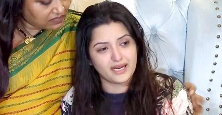 মামলার এজাহারে যা বলেছেন পরীমনি
