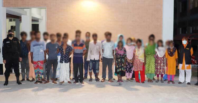 কারওয়ান বাজারে র‍্যাবের অভিযান, ২৫ নারী-পুরুষ আটক
