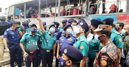 মগবাজার বিস্ফোরণের ঘটনাস্থলে আইজিপি
