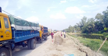 যানবাহনের চাপে বঙ্গবন্ধু সেতু পশ্চিম মহাসড়কে ২০ কিলোমিটার ধীরগতি
