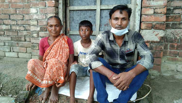 দাদন ব্যবসায়ীর খপ্পড়ে আদিবাসীরা সর্বশান্ত