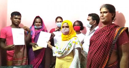  শেরপুরে হিজড়ারাও পিছিয়ে নেই “করোনা ভ্যাকসিন গ্রহনে