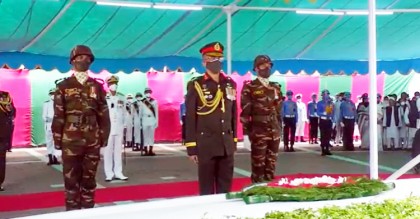বঙ্গবন্ধুর সমাধিতে প্রধানমন্ত্রীর শ্রদ্ধা
