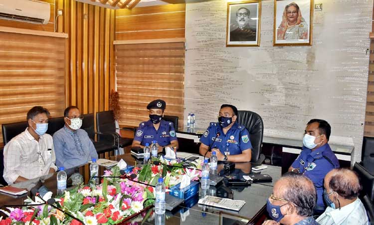 স্বাস্থ্যবিধি মেনে মন্দিরভিত্তিক জন্মাষ্টমীর
পূজা অর্চনা অনুষ্ঠিত হবে- এসপি সুদীপ চক্রবর্তী