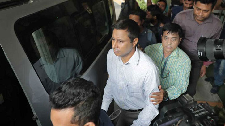 আত্মসমর্পণের পর ডিআইজি প্রিজনস পার্থ গোপাল বণিক কারাগারে
