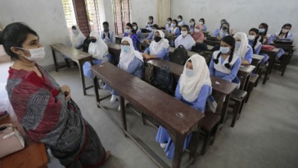 ঝুলে আছে ৪০ হাজার শিক্ষক নিয়োগ
