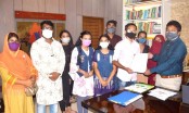 বাল্যবিবাহ ও শিশু নির্যাতন বন্ধের দাবিতে
বগুড়ায় এনসিটিএফ এর স্মারকলিপি প্রদান