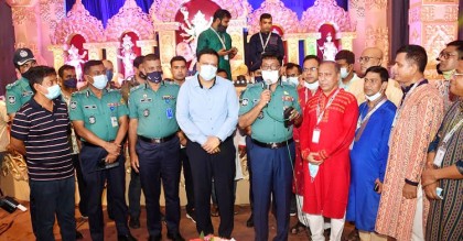প্রতিটি মণ্ডপে পুলিশ সার্বক্ষণিক দায়িত্ব পালন করছে
