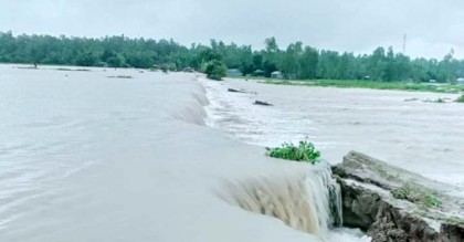ভেঙে গেলো তিস্তার ফ্লাড বাইপাস সড়ক, রেড অ্যালার্ট জারি

