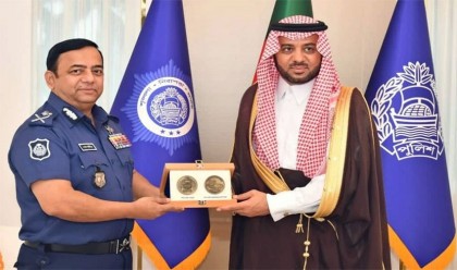 বাংলাদেশে থাকা নাগরিকদের নিরাপত্তায় সউদী রাষ্ট্রদূতের সন্তোষ