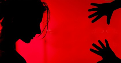 ৪০০ জনের বিরুদ্ধে ধর্ষণের অভিযোগ অন্তঃসত্ত্বা কিশোরীর
