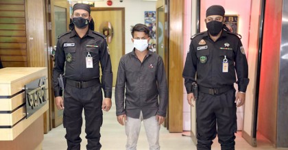 ময়লার গাড়ি থেকে দিনে ২০ লিটার তেল চুরি করেন চালকরা!
