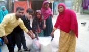 নামুজায় নির্যাতিত প্রতিবন্ধীর পরিবারে খাদ্য 
সামগ্রী ও নগদ অর্থ দিলেন মান্নান আকন্দ