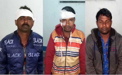 ধুনটে গরু চুরি করে পালানোর সময় ৩ চোরকে
গণধোলাই দিয়ে পুলিশে সোপর্দ