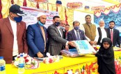 বগুড়ায় স্বর্ণগ্রামের উদ্যোগে শীতার্তদের
মাঝে শীতবস্ত্র দিলেন এসপি সুদীপ