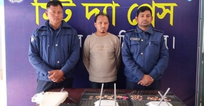 বাংলাদেশে বসে ভারতীয় সিমের ব্যবসা, যুবক আটক
