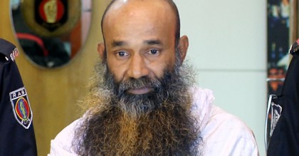 ‘বাউল ফকির’র কাণ্ডে হতবাক স্ত্রীসহ এলাকাবাসী
