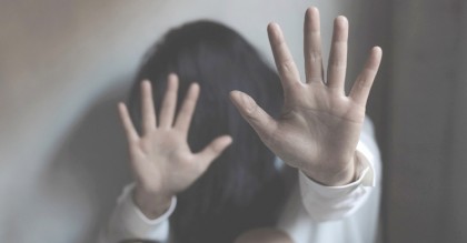 রূপান্তরকামী নারীকে বিবস্ত্র করে নির্যাতন, ৩ জন গ্রেফতার
