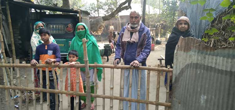 সদরের শাখারিয়া ইউনিয়নে চলাচলের রাস্তা বন্ধ করে একটি পরিবারকে গৃহ বন্দি, প্রশাসনের সহযোগীতা চায় ভুক্তভোগীর পরিবার