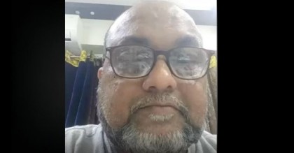 ‘যদি মরে পড়ে থাকি এক সপ্তাহেও কেউ জানতে পারবে না, তাই লাইভে আসা’
