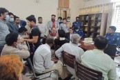 স্বেচ্ছায় কারাবরণ করতে থানায় হাজির অর্ধশত আ’লীগ নেতাকর্মী
