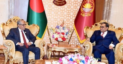 রাষ্ট্রপতির সঙ্গে প্রধান বিচারপতির সৌজন্য সাক্ষাৎ
