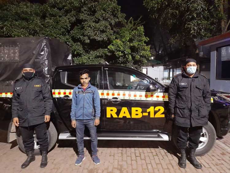 বগুড়ায় র‍্যাবের অভিযানে
ইয়াবাসহ এক যুবক গ্রেফতার