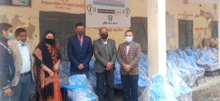 এডিপি প্রকল্পের অর্থায়নে
গাবতলীতে প্রাথমিক স্কুলে
স্টুডেন্ট চেয়ার বিরতণ