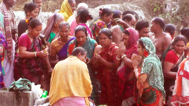 শেরপুরে মাঘী পূর্ণিমা উৎসবে হাজার হাজার পূণ্যার্থীর ঢল