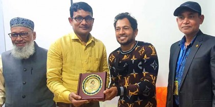 বগুড়ায় অভিনেতা শাহাদৎ ও 
ক্রিকেটার মুশফিককে সংবর্ধনা 
