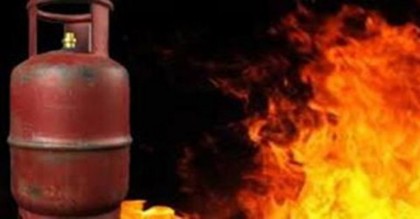 কলাবাগানে হোটেলে সিলিন্ডার বিস্ফোরণ, দগ্ধ ৪
