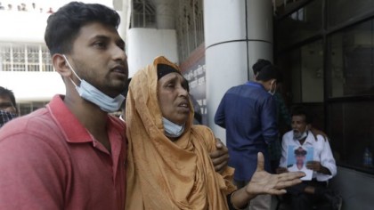 হাদিসুরের ভাইয়ের আহাজারিতে ভারী হয়ে ওঠে বিমানবন্দরের পরিবেশ
